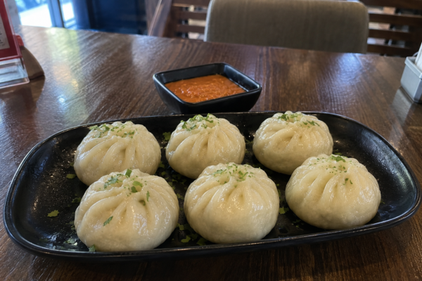 Veg Steamed Momos (8pcs)